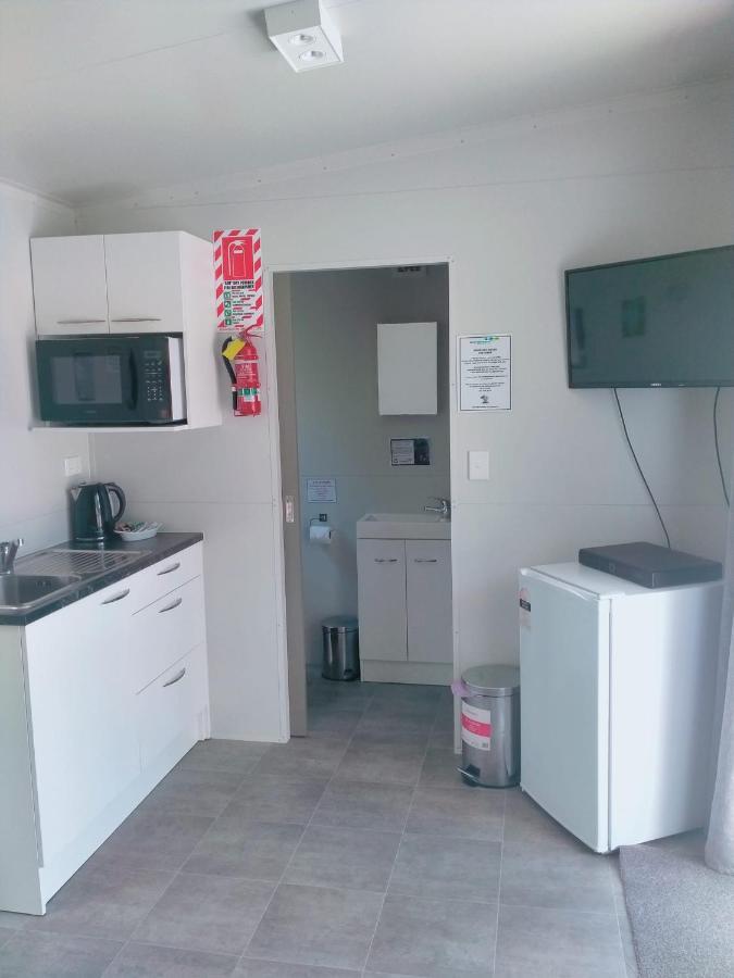 Port Waikato Holiday Park Luaran gambar