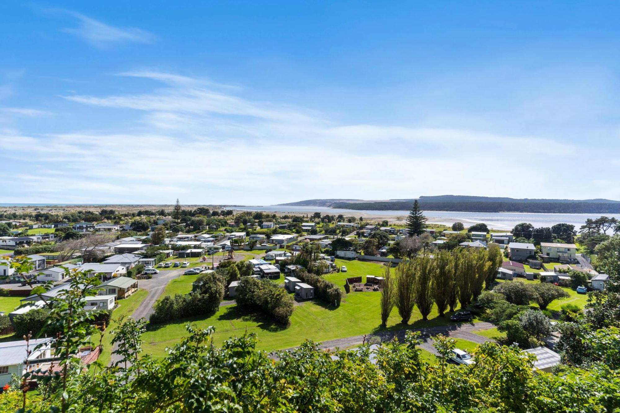 Port Waikato Holiday Park Luaran gambar