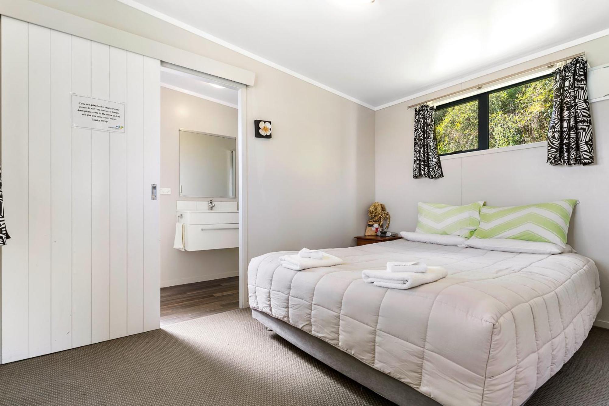 Port Waikato Holiday Park Luaran gambar