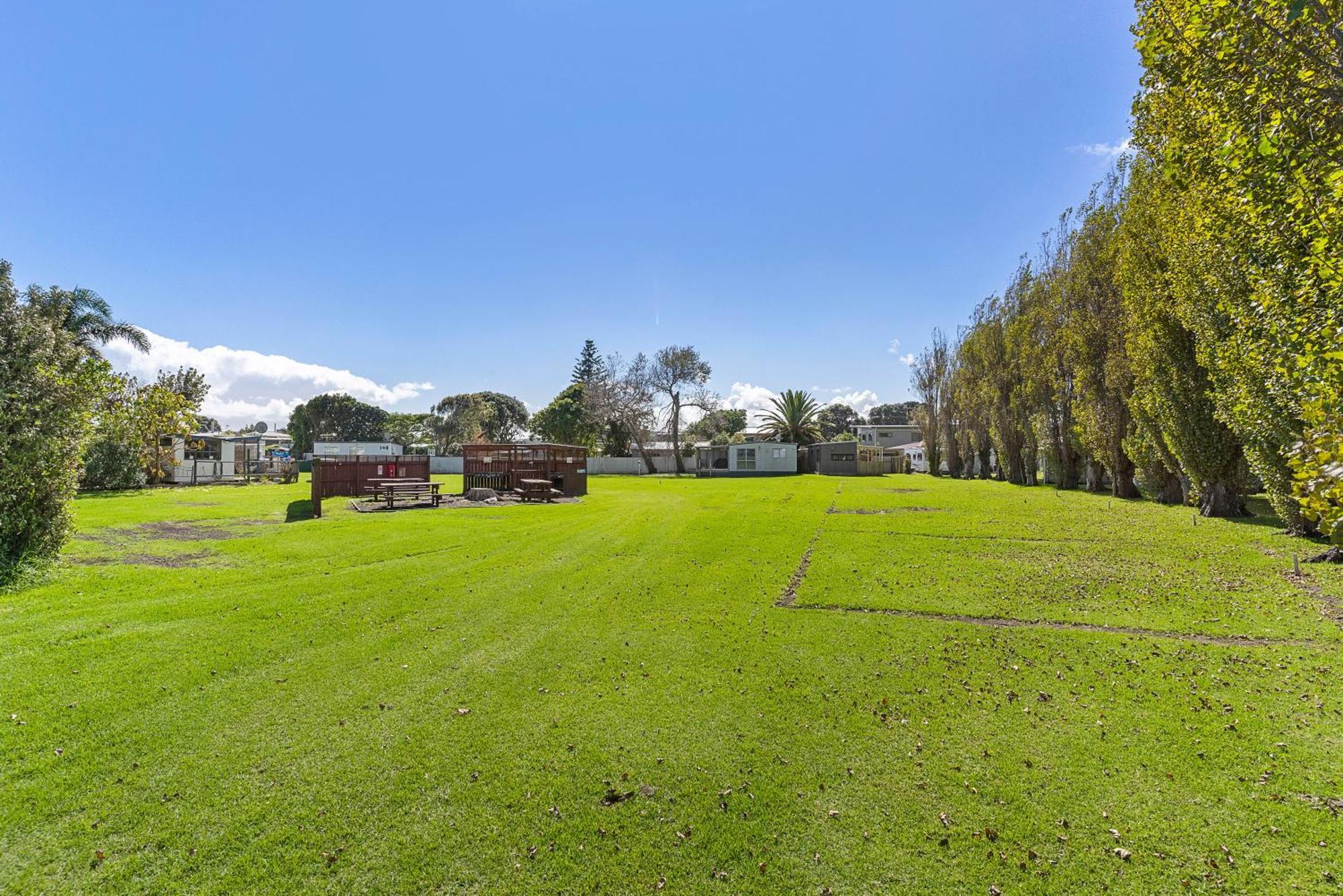 Port Waikato Holiday Park Luaran gambar