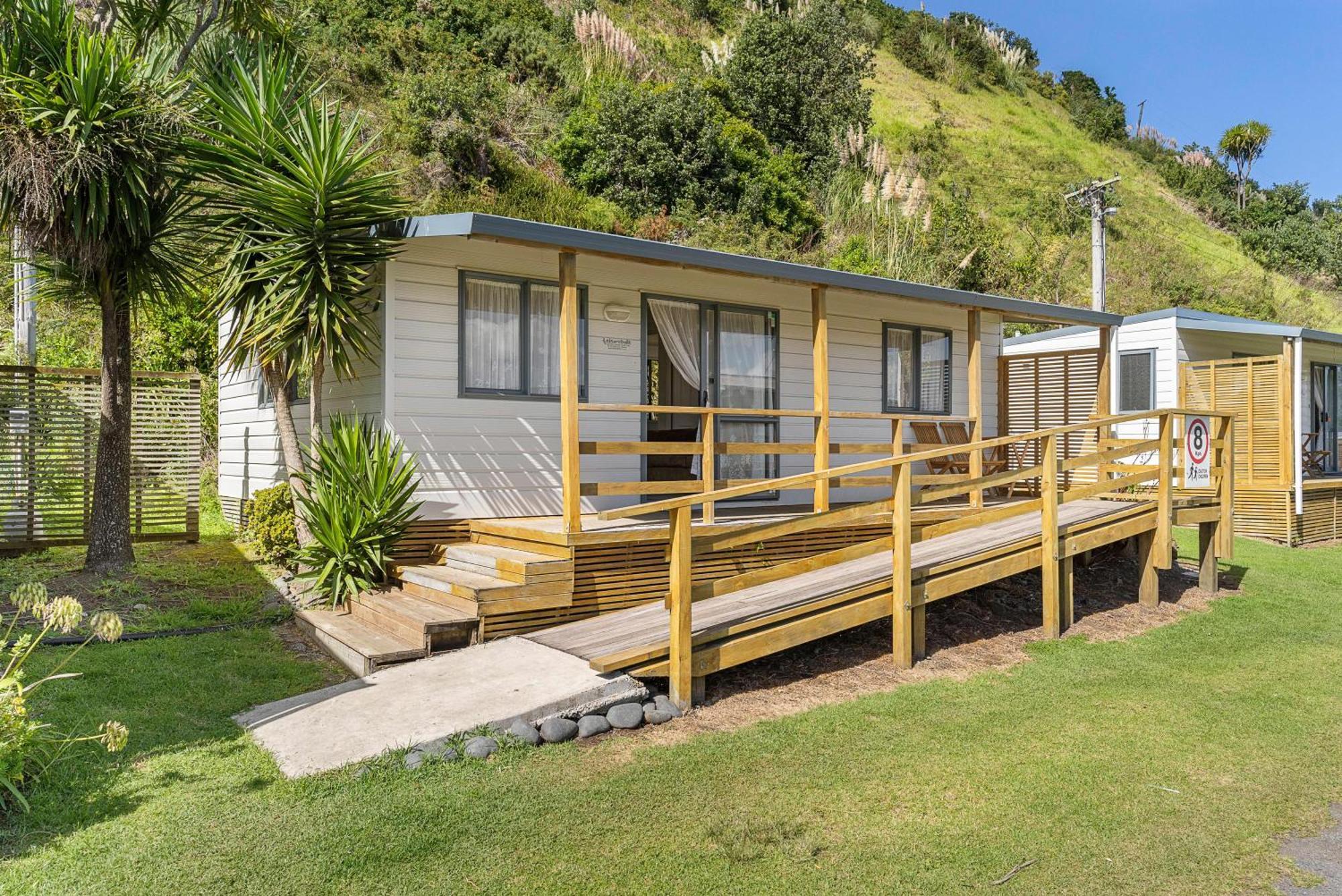 Port Waikato Holiday Park Luaran gambar