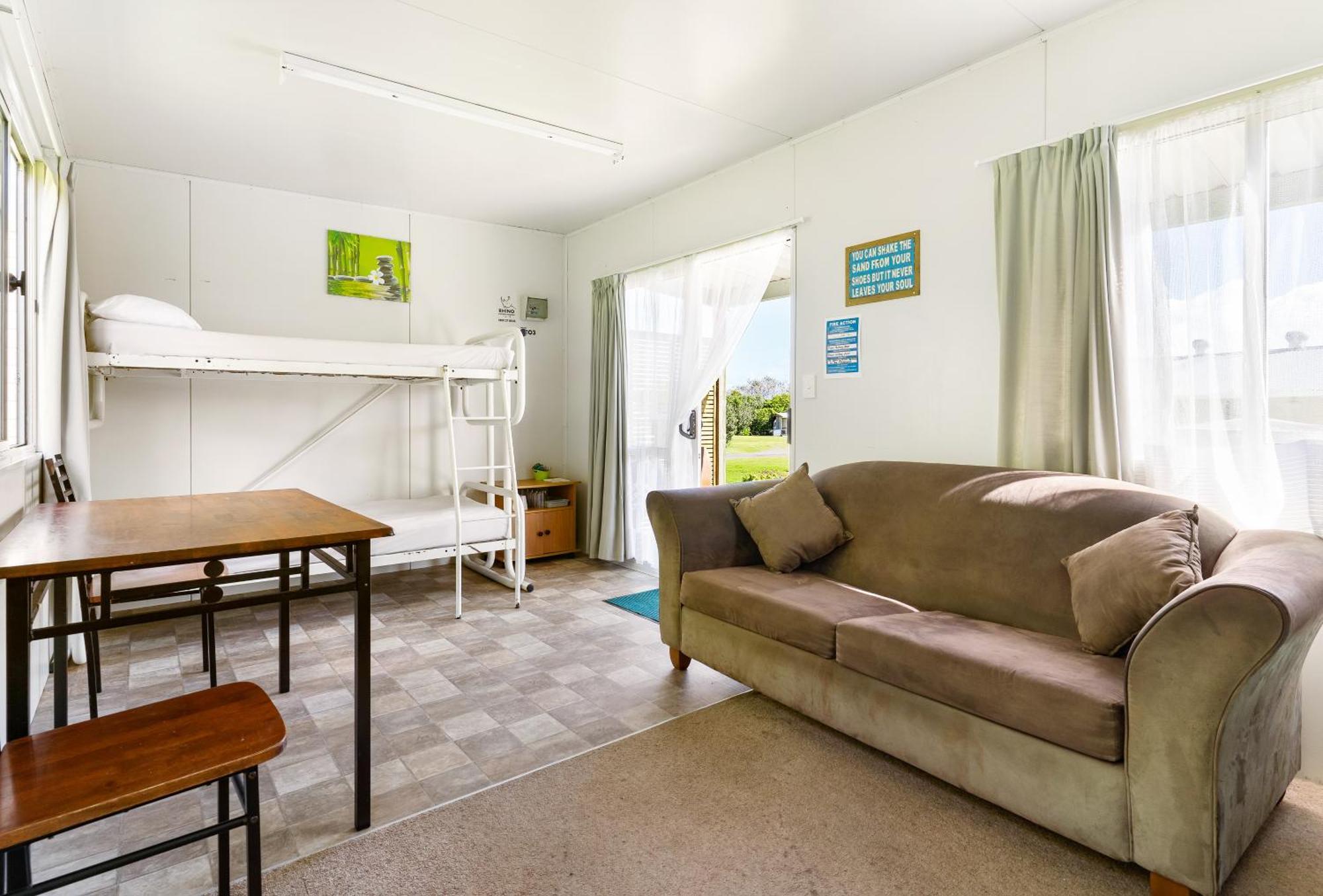 Port Waikato Holiday Park Luaran gambar