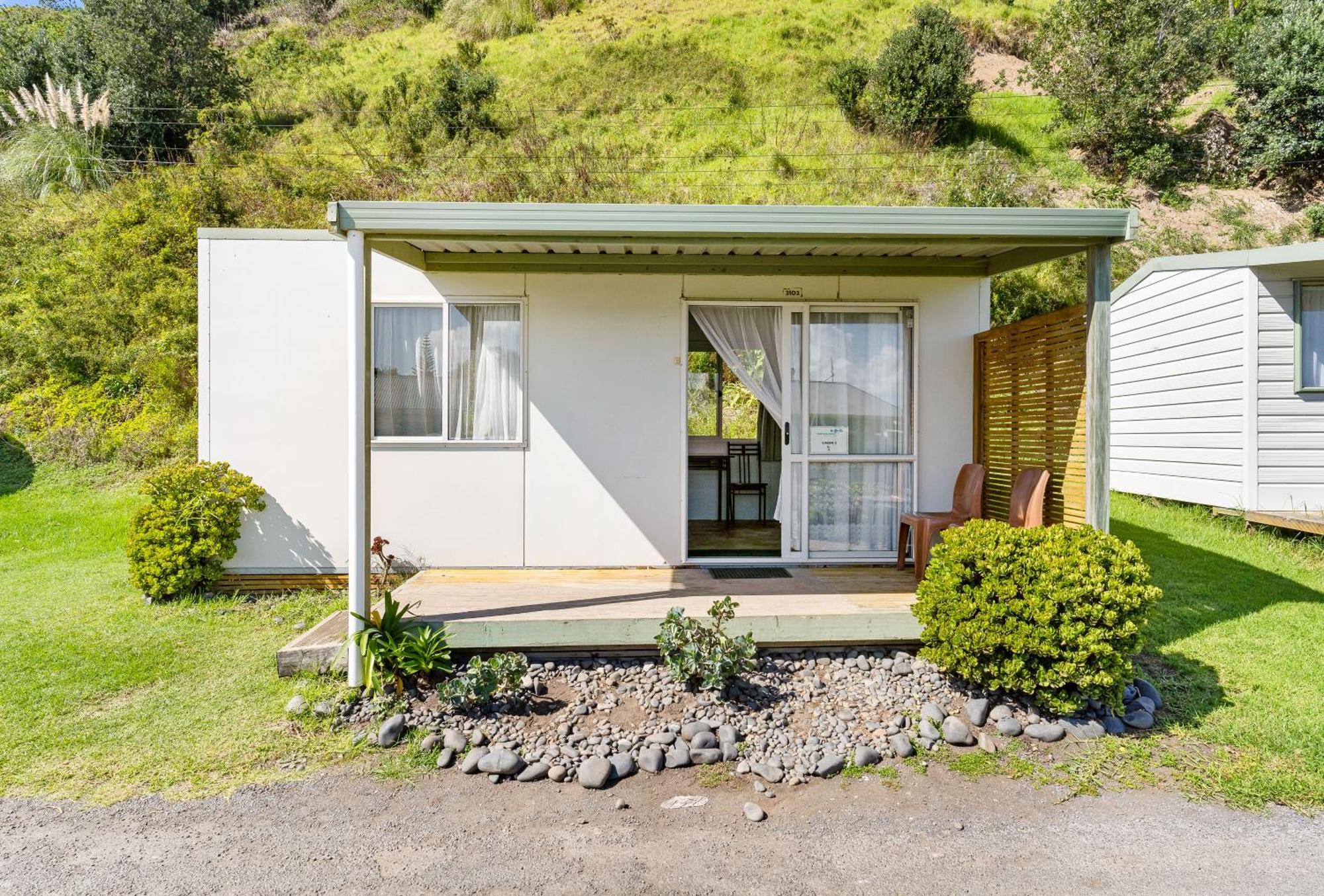 Port Waikato Holiday Park Luaran gambar