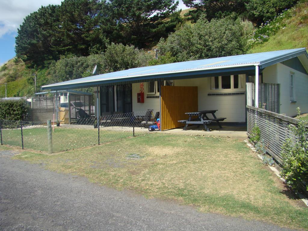Port Waikato Holiday Park Bilik gambar